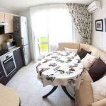 أريكة بيج في المطبخ