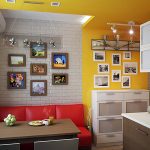 الأريكة في المطبخ حمراء