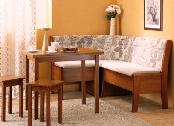 المطبخ مع أريكة الزاوية