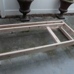 إطار لأريكة جديدة