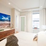 مضمد في غرفة النوم