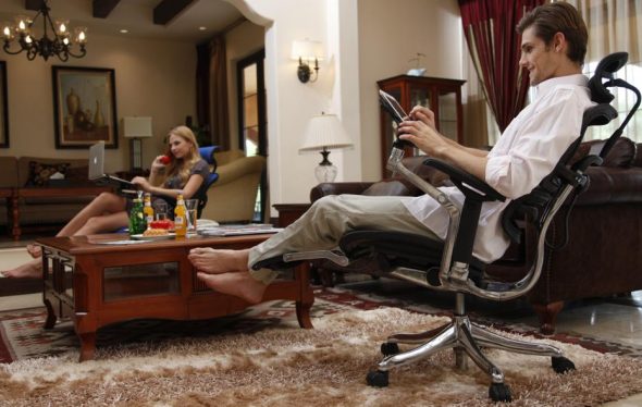 كرسي الكمبيوتر مع موقف