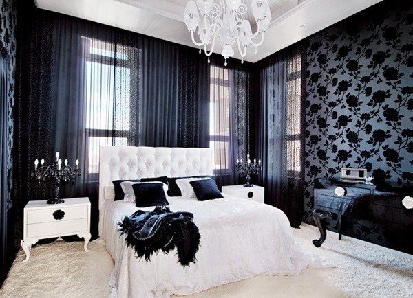 سرير مزدوج أبيض