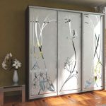 خزانة ملابس جميلة وعصرية