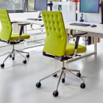كرسي الكمبيوتر الأخضر