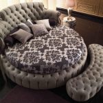 جولة الجلود السرير الصورة