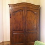 من السهل تحديث خزانة الملابس القديمة