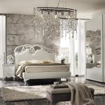 غرفة نوم مشرق الداخلية الغنية