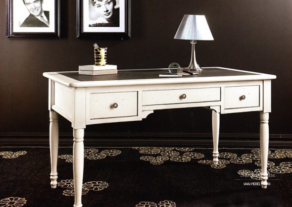 مكتب مع أدراج