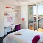 مكتب لأطفال المدارس في الحضانة