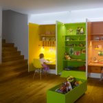 مكتب الكتابة لأطفال المدارس