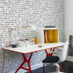 مكتب الكتابة في الغرفة