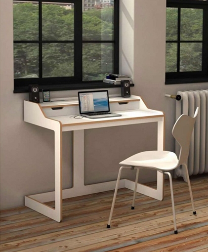 طاولة بلاستيكية