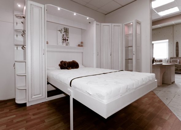 رفع السرير الأبيض