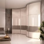 المدمج في زاوية خزانة الملابس