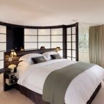 المدمج في خزانة مقعرة