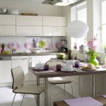 ارتفاع الجدول القياسية وسماعات الرأس