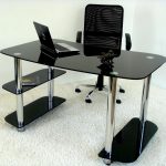 طاولات كمبيوتر زجاجيه