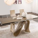 طاولة زجاج بلوري