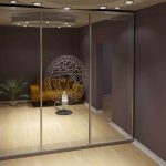 ثلاثة أضعاف خزانة معكوسة مع نمط