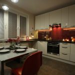 ارتفاع الجدول وسماعات الرأس