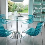 ارتفاع الجدول والكراسي