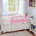 سرير الأطفال مع الجانبين