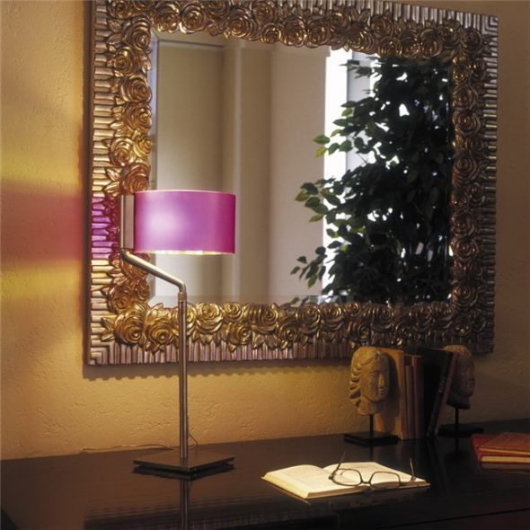 مرآة في الصورة الداخلية