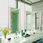 مرآة الحمام