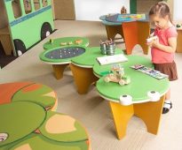 أثاث لعب الأطفال