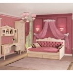 أليس سرير الأطفال