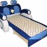 أريكة في غرفة الصبي