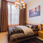 لوحات في الداخل لغرفة النوم فتاة