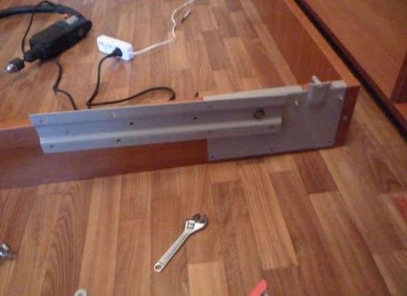 الجمعية خزانة السرير