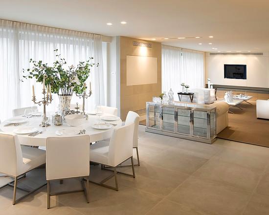 طاولة طعام مستديرة