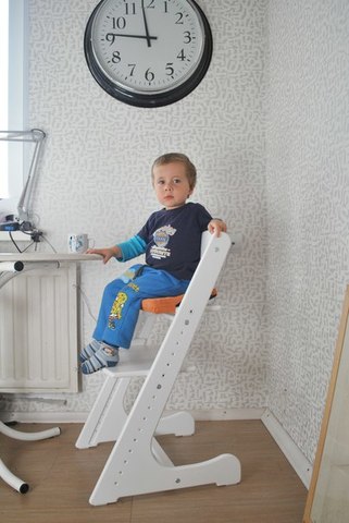 كرسي مرتفع أبيض