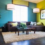 مزيج من الألوان في الداخل