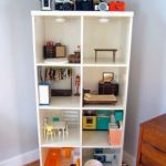 رف للألعاب والكتب