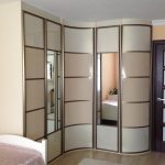 خزانة ملابس أنيقة وعصرية