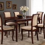 طاولة المطبخ