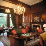 تصميم كرسي على الطراز الإنجليزي