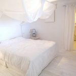 سرير الستارة البيضاء