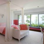 مظلة بيضاء الكلاسيكية