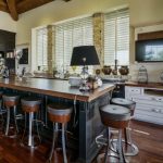 شريط مضادة والكراسي