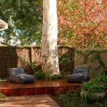 أثاث فرملس في الفناء