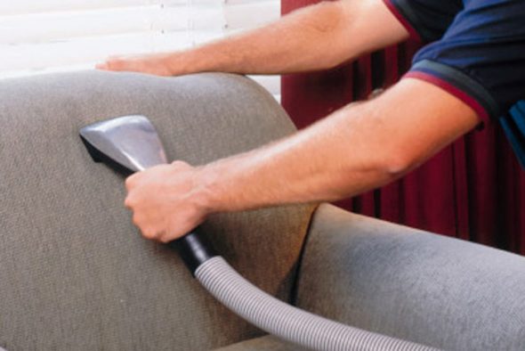 فراغ تنظيف الأريكة