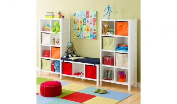 رف خشبي للأطفال