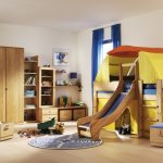 غرفة الأطفال مع خيمة