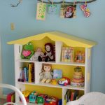 رفوف الطفل للعب