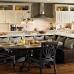 أريكة في المطبخ تصميم الصورة